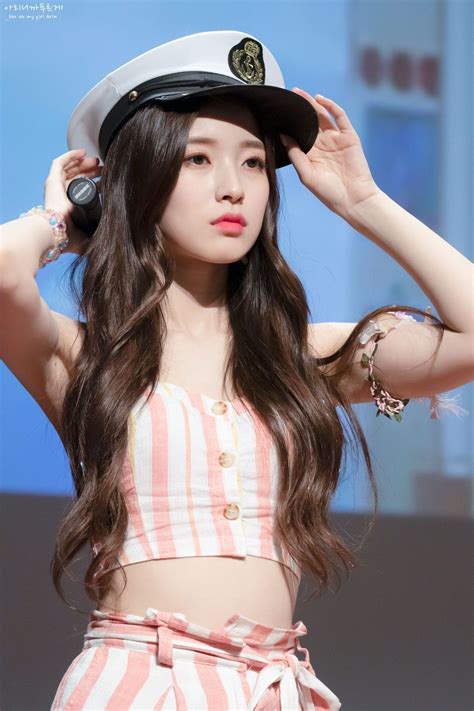Oh My Girl Arin .